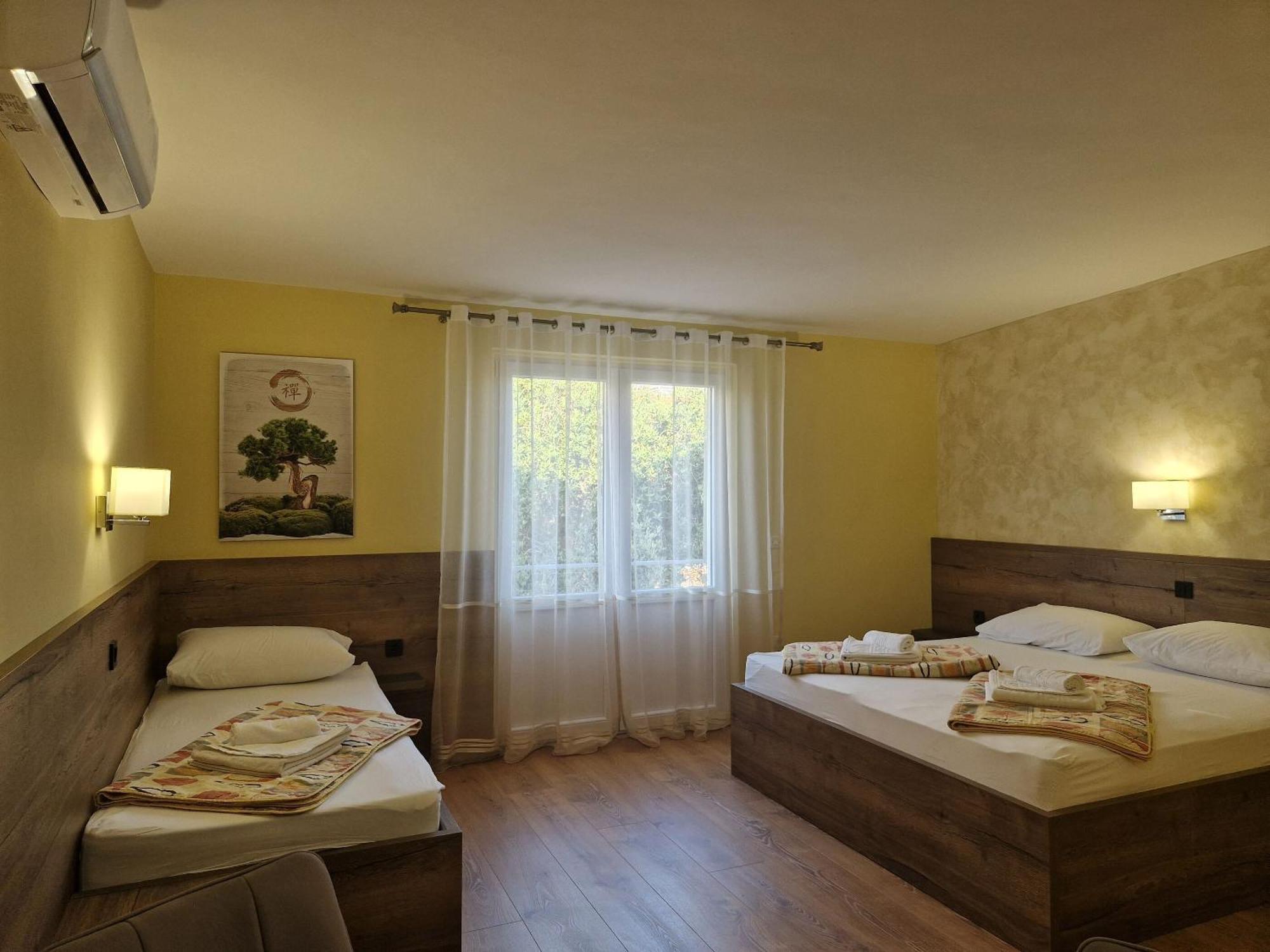 Apartment And Rooms Amenka Novalja Exterior foto